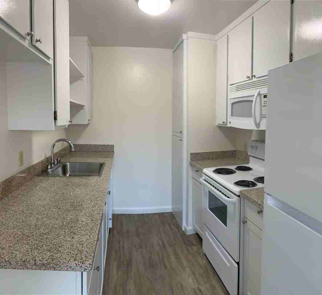 268 Douglas Street - Photo 3 of 31