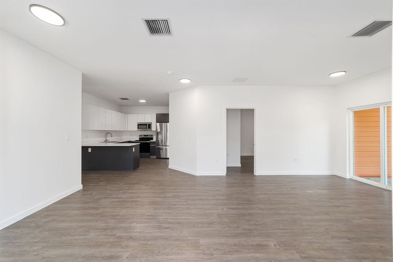 1591 Nw 29th Rd - Photo 2 of 32