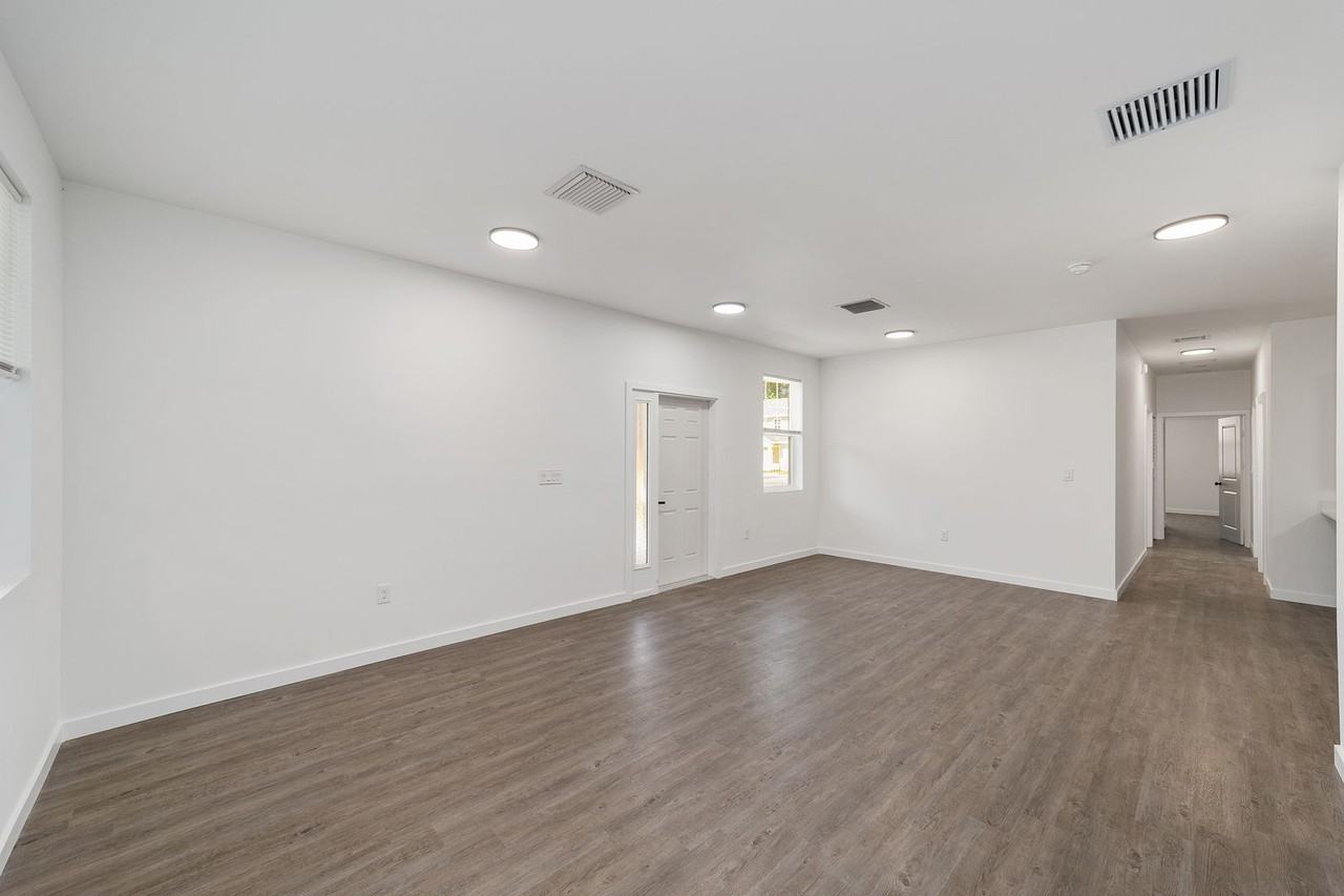 1591 Nw 29th Rd - Photo 5 of 32