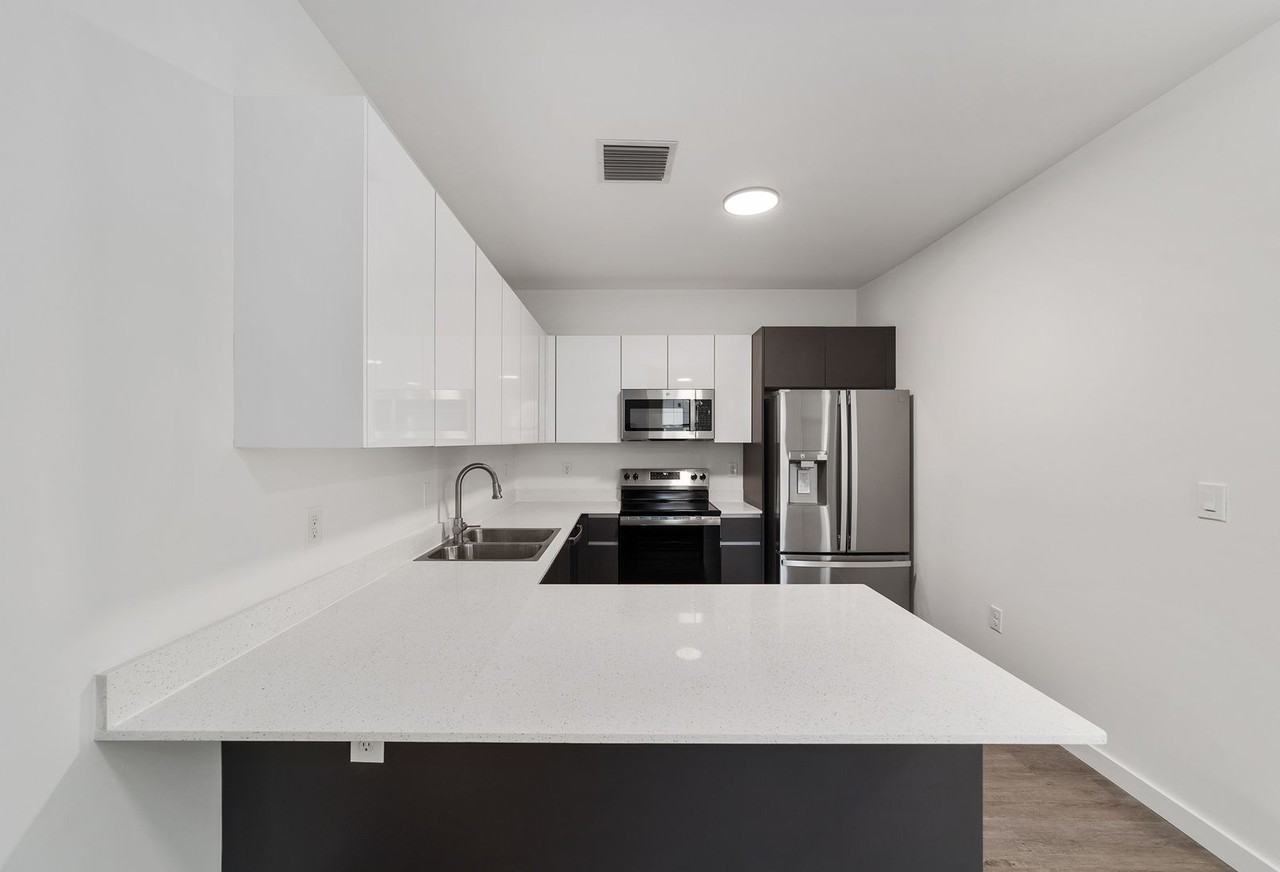 1591 Nw 29th Rd - Photo 6 of 32