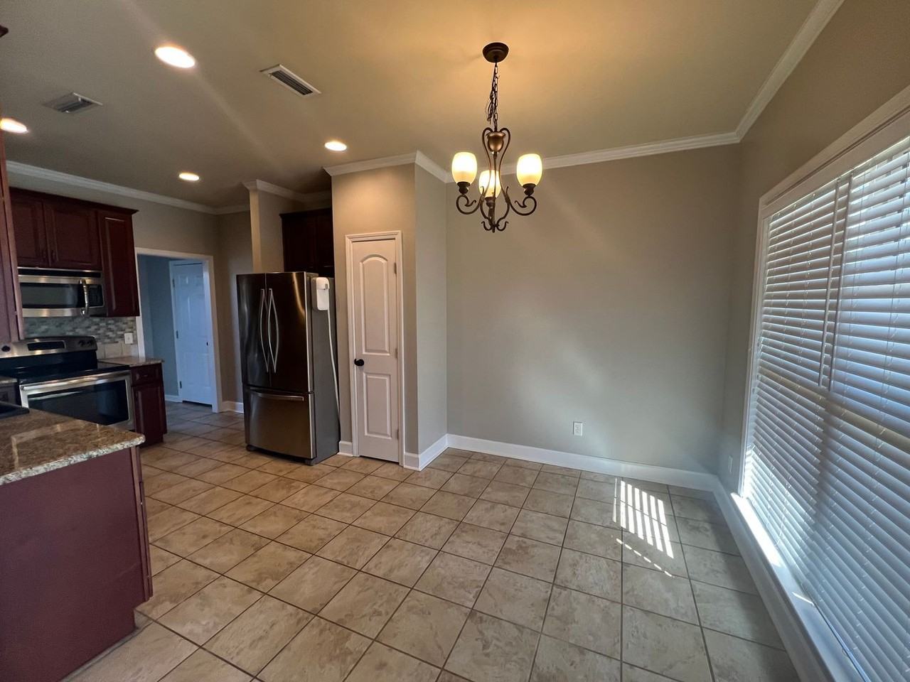 116 Dawson Ln - Photo 4 of 21