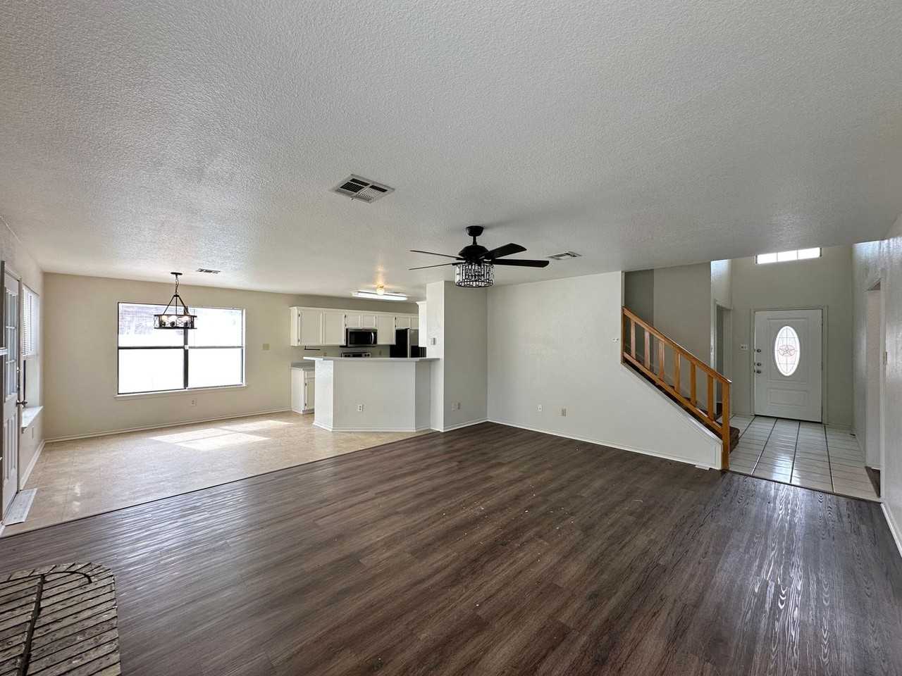 606 Bowen Ave - Photo 6 of 41