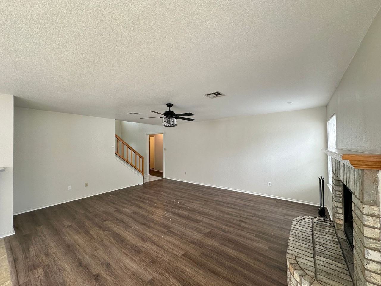 606 Bowen Ave - Photo 7 of 41