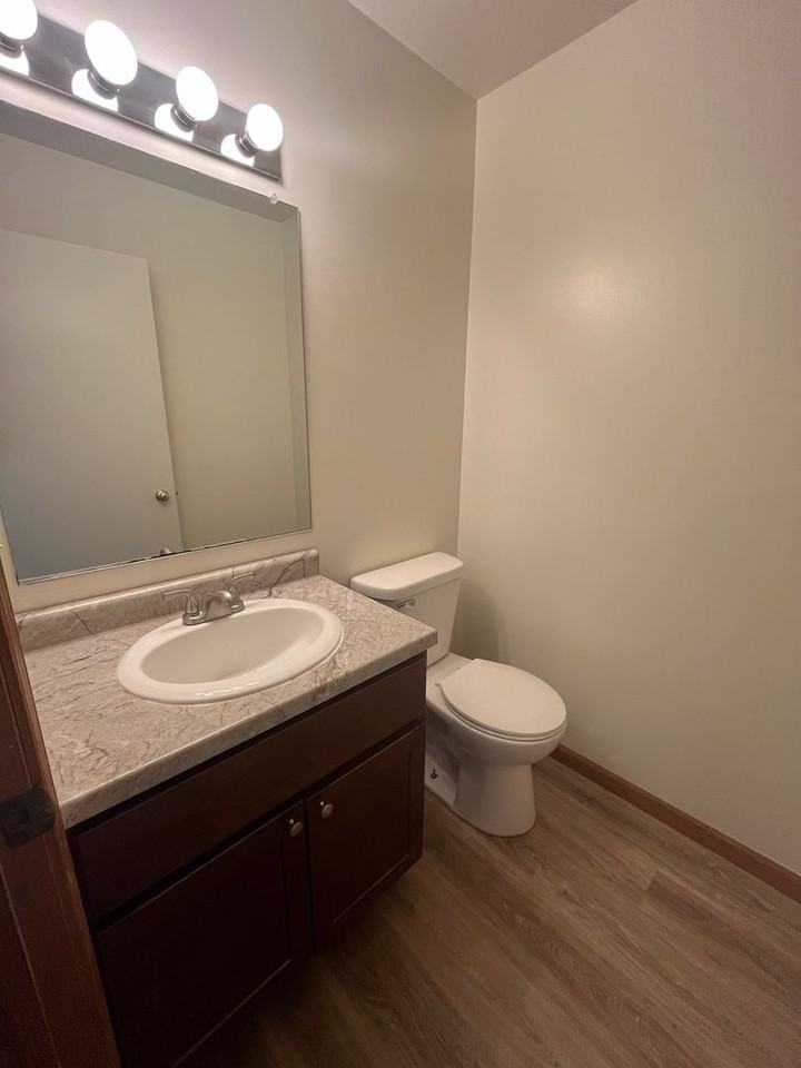 529 S Silverwood Ln #A - Photo 4 of 14