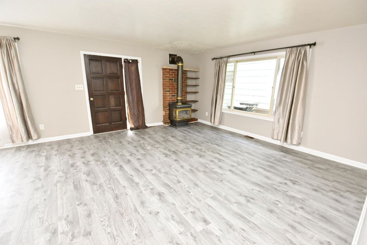 1023 Oakland St - Photo 6 of 21