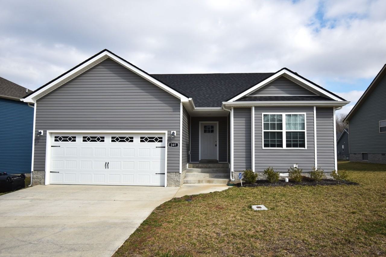 207 Geneva Ln - Photo 2 of 28
