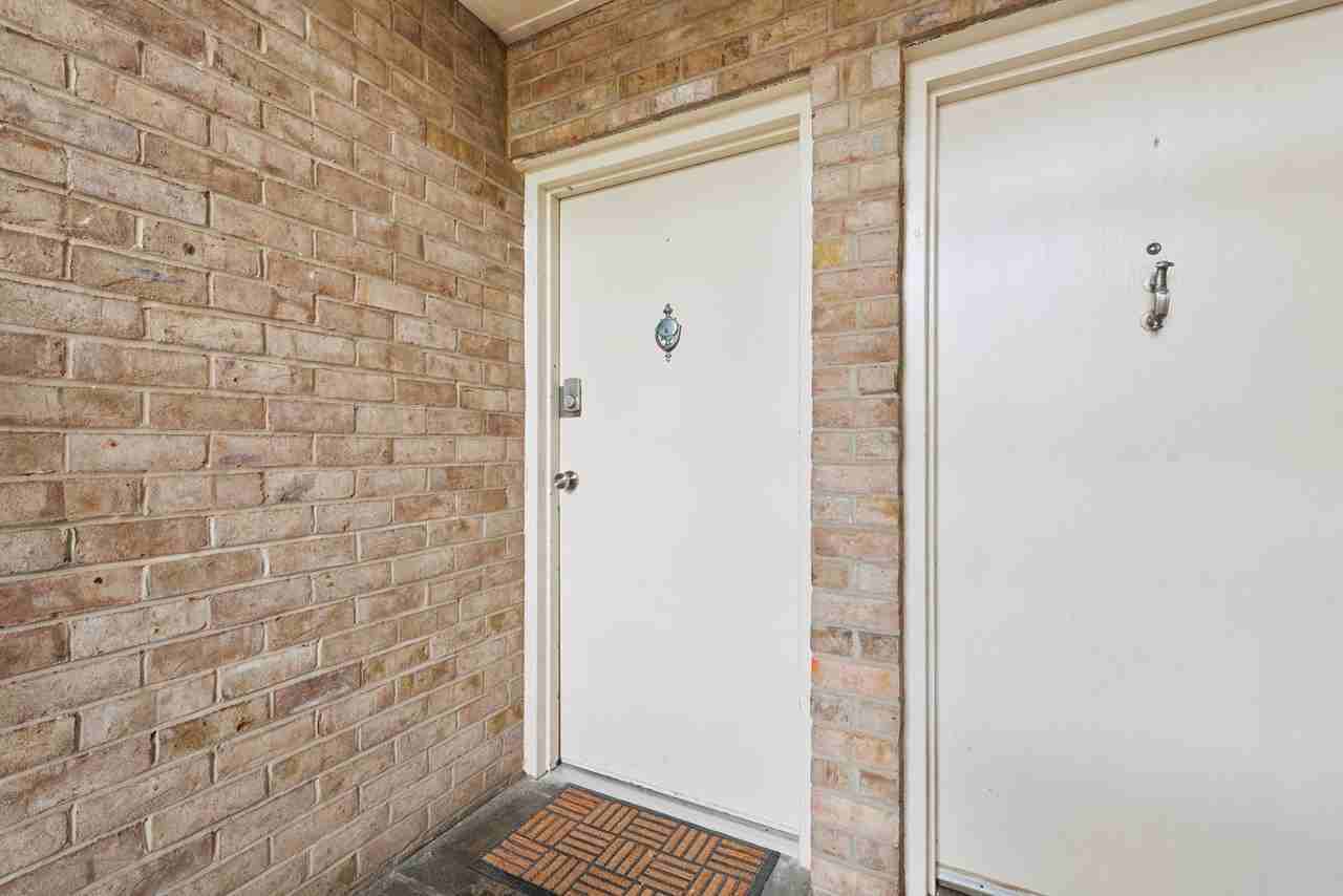 778 Fairview Ave Apt C - Photo 2 of 25