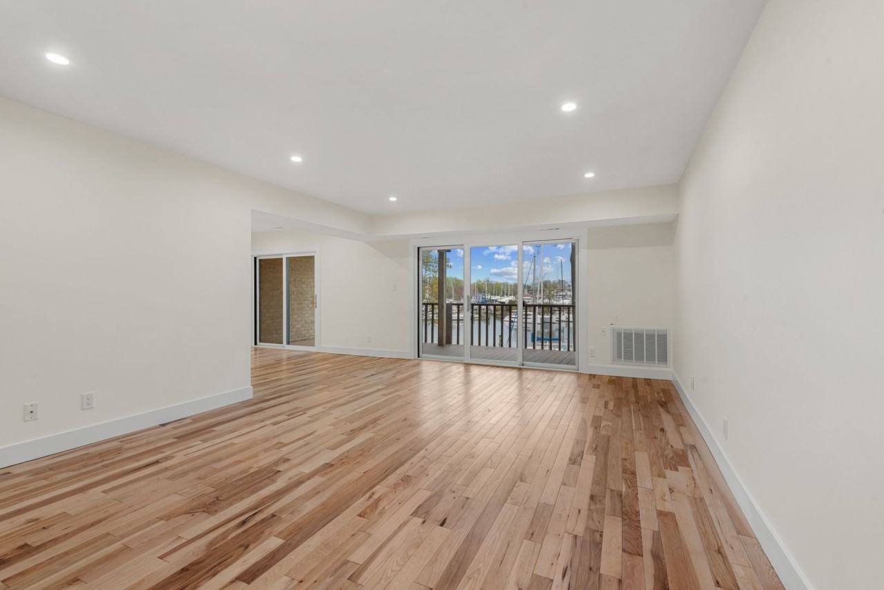 778 Fairview Ave Apt C - Photo 3 of 25