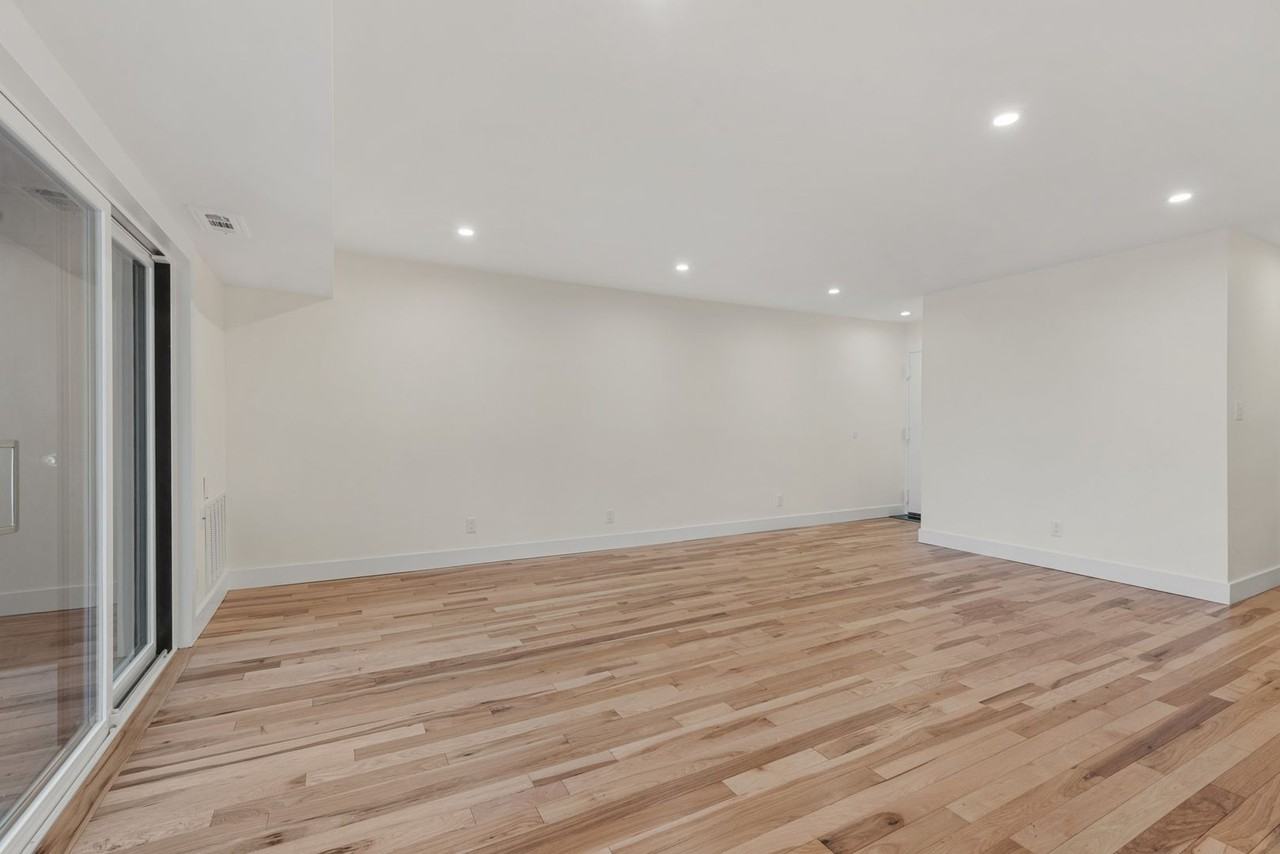 778 Fairview Ave Apt C - Photo 4 of 25