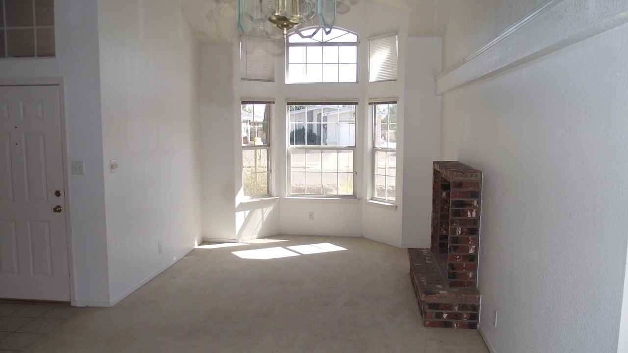5353 Roger Maris Dr - Photo 3 of 5