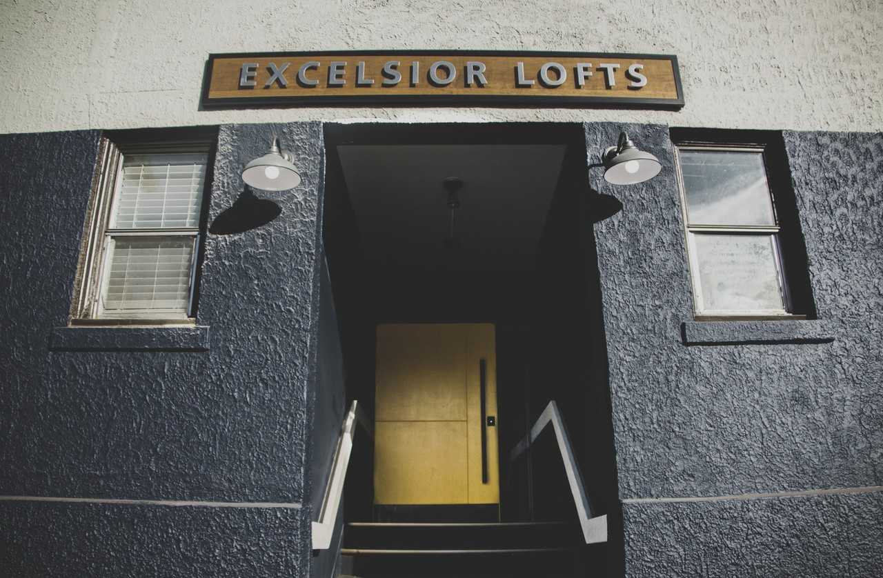 7437 N Saint Louis Ave #1