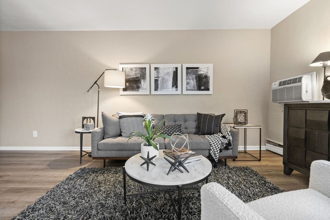 4531 W 36 1/2 St - Photo 2 of 18