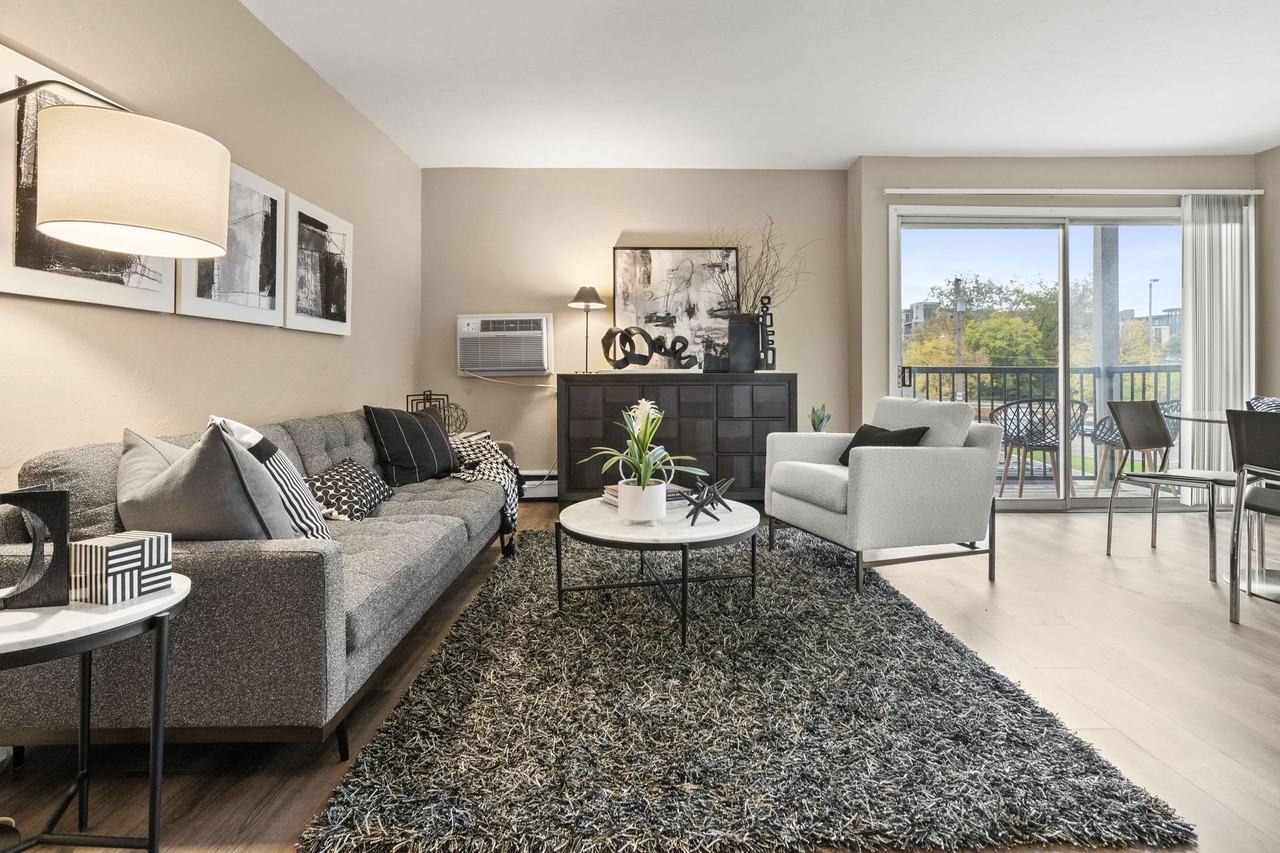 4531 W 36 1/2 St - Photo 5 of 18