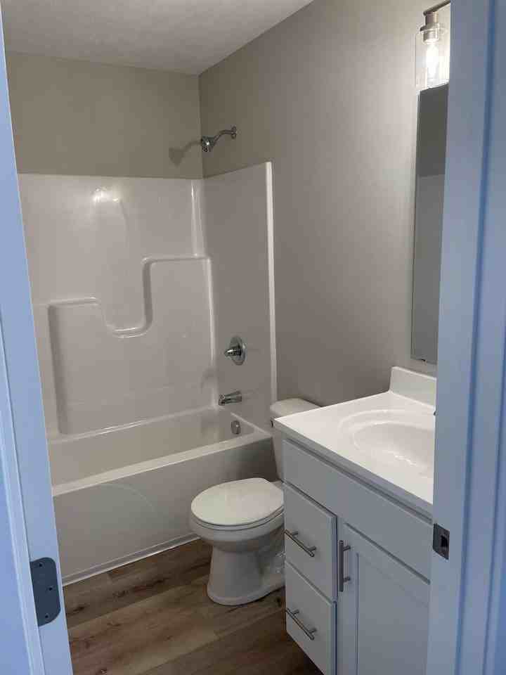 1352 6th St - Photo 5 of 15