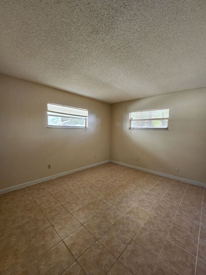2291 Pipestone Ct - Photo 6 of 20