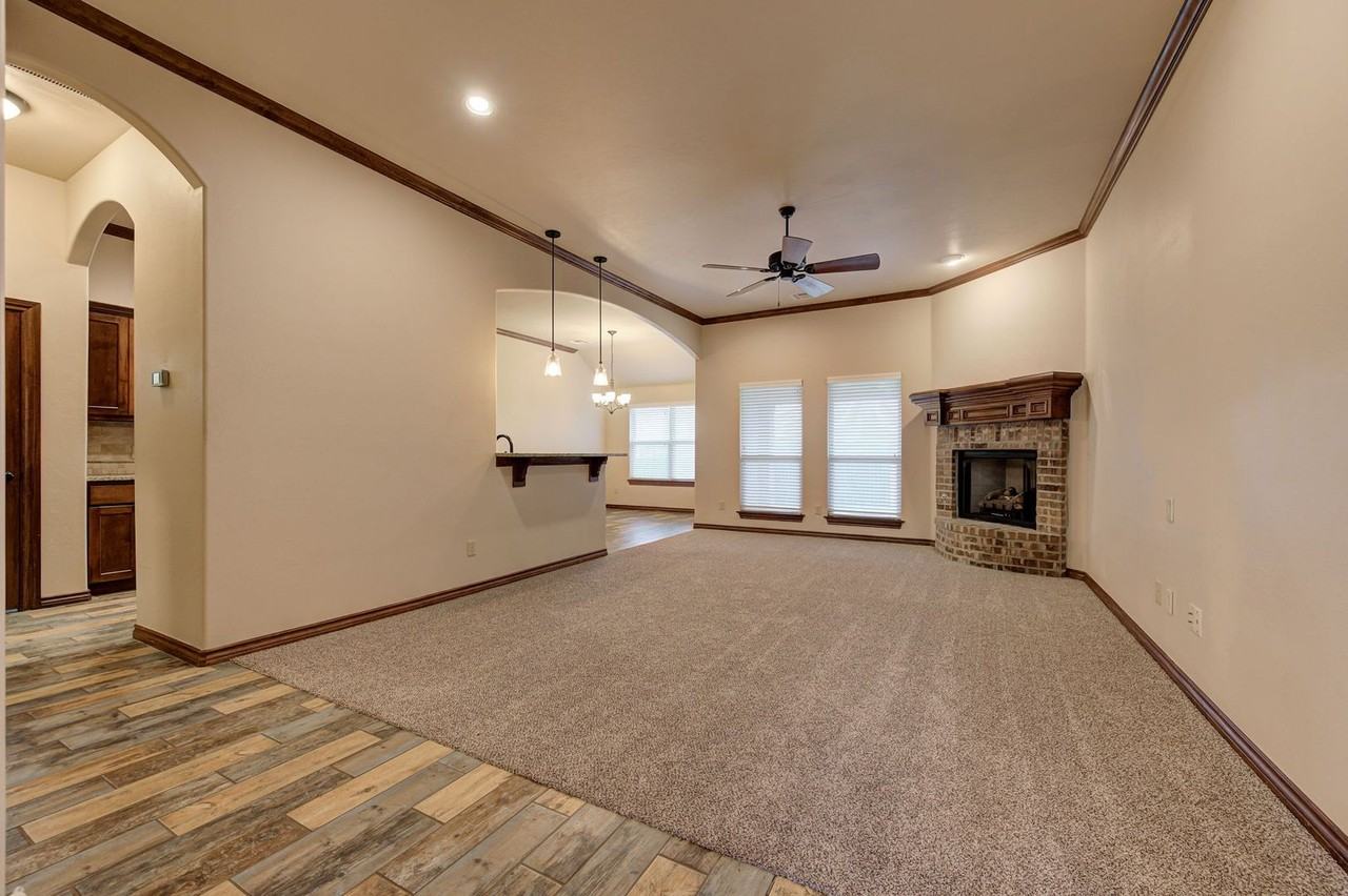 18520 Haslemere Ln - Photo 7 of 41