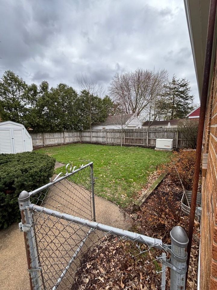 709 Mulford Dr Se - Photo 4 of 18