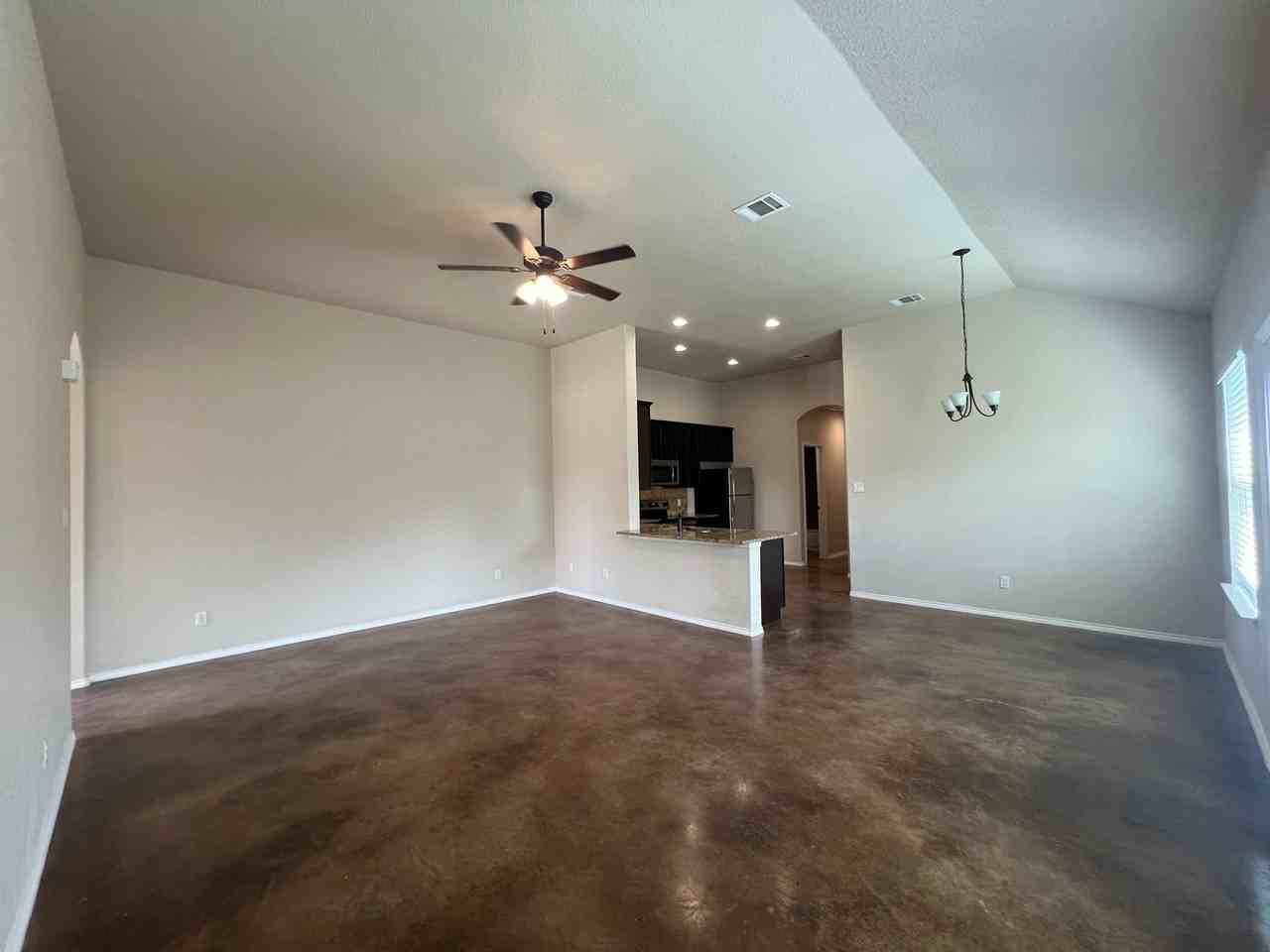 115 Stacy Ln - Photo 4 of 19