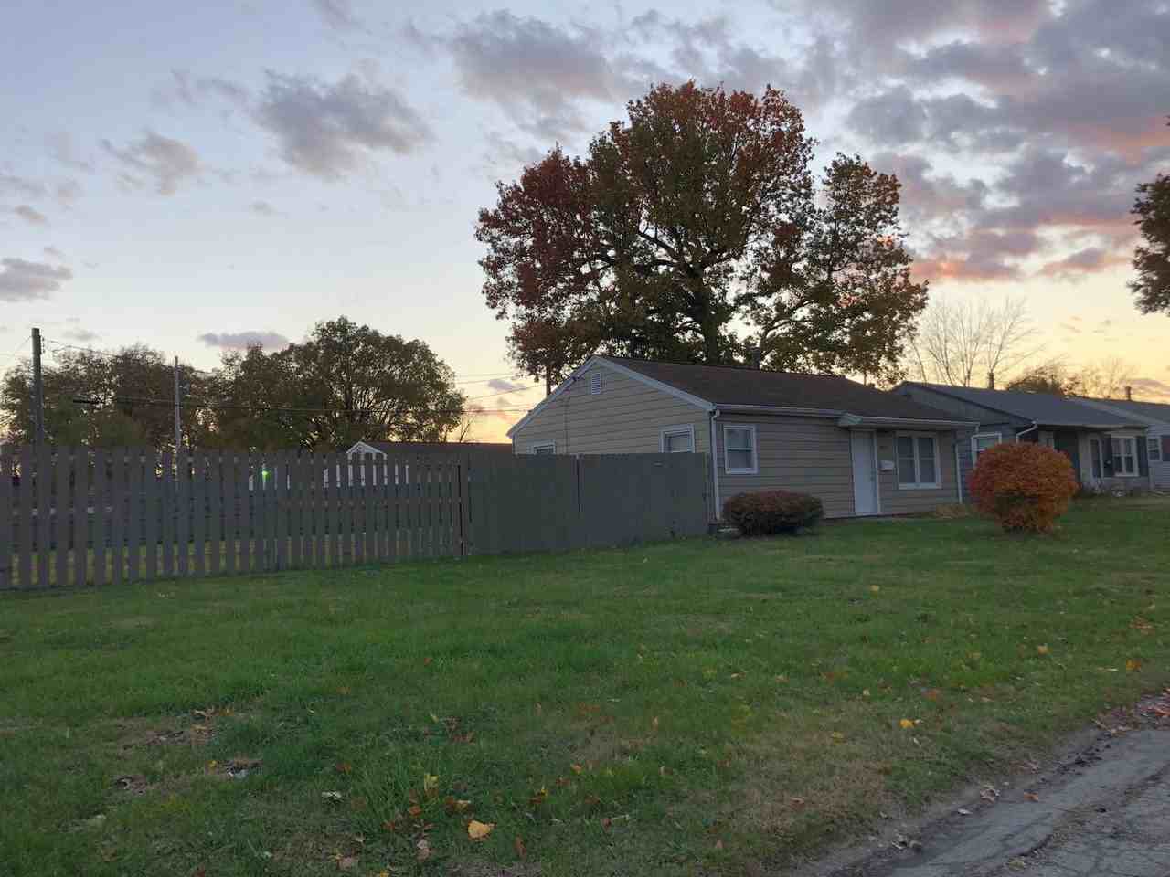 932 43rd Ave - Photo 2 of 11