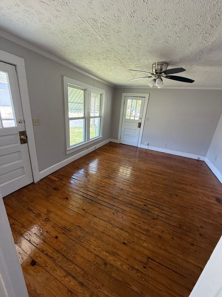 511 Decatur St Nw - Photo 3 of 7