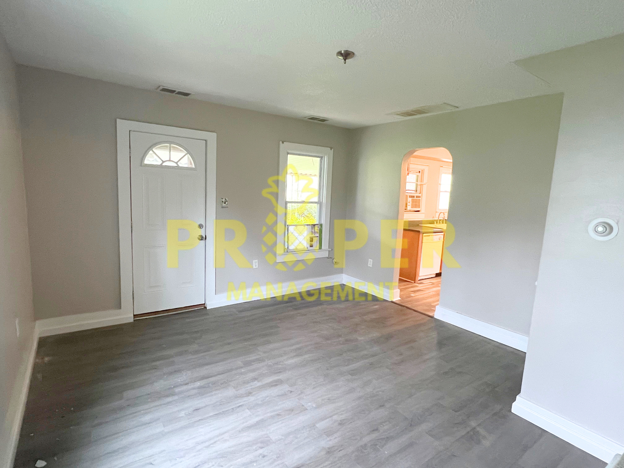 2501 Fairport Ave - Photo 6 of 12