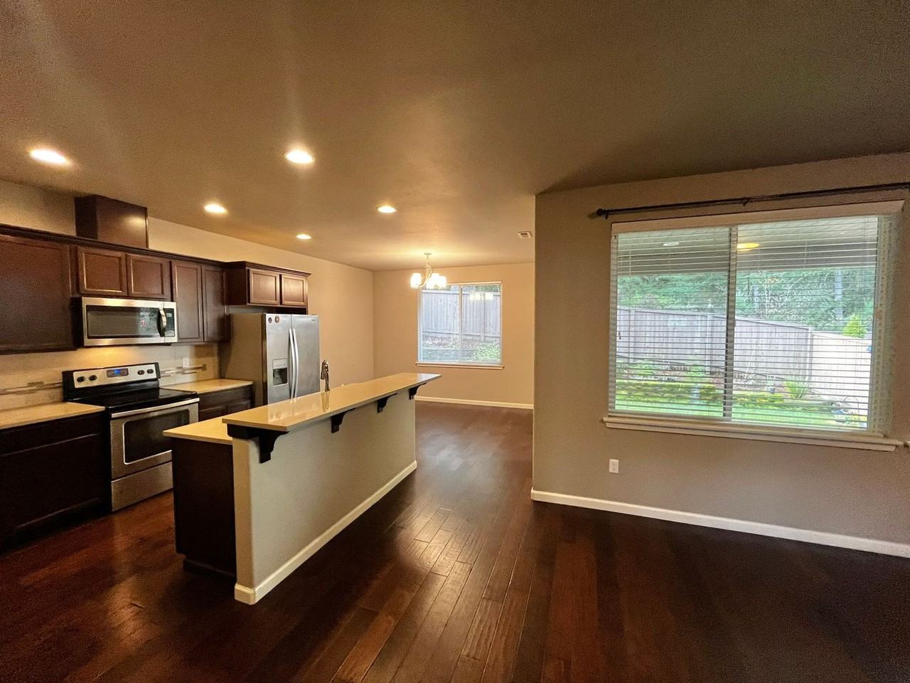3882 Portside Dr - Photo 4 of 24