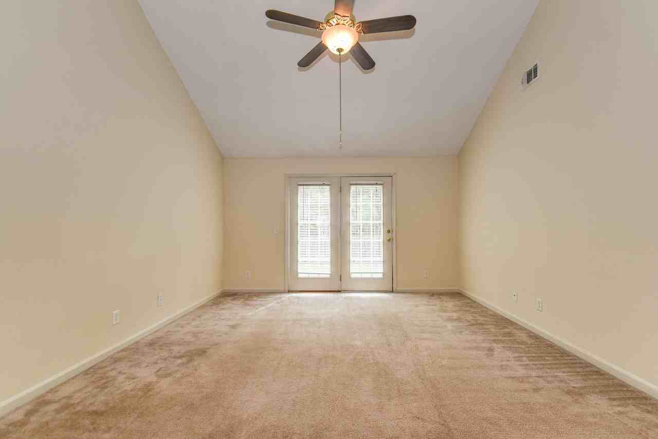 665 Rushing St - Photo 5 of 28