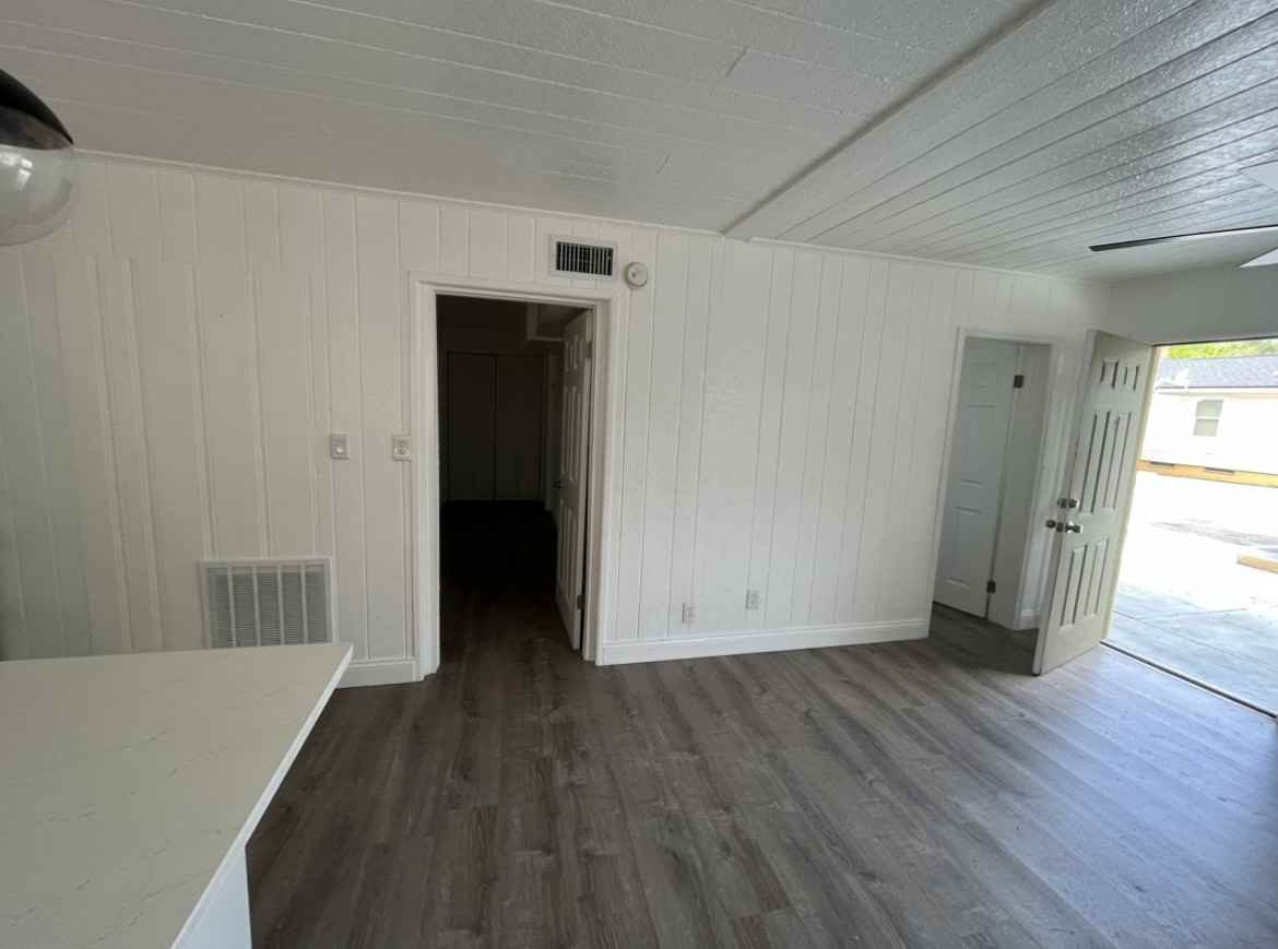 811 Lotus Path - Photo 3 of 7