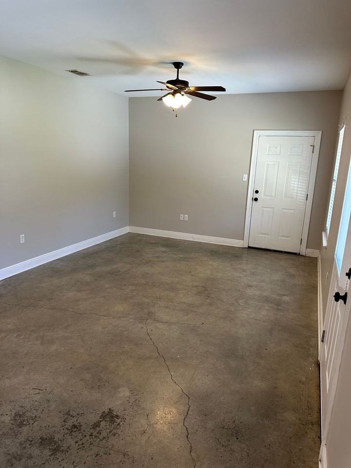 103 Tina Dr - Photo 5 of 13