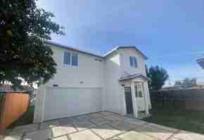 featured image of 832 E 109th St