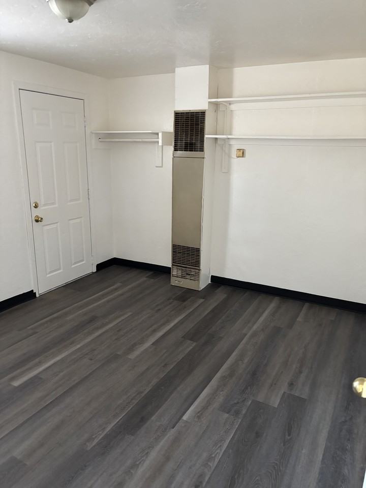 2001 West Broadway Street - Photo 4 of 26