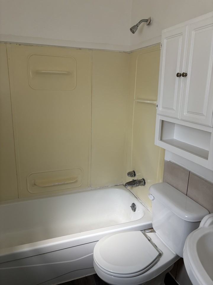 2001 West Broadway Street - Photo 6 of 26