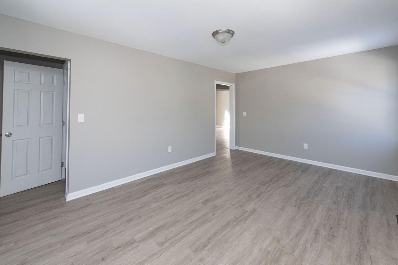 4715 Green Glen Ln - Photo 6 of 33