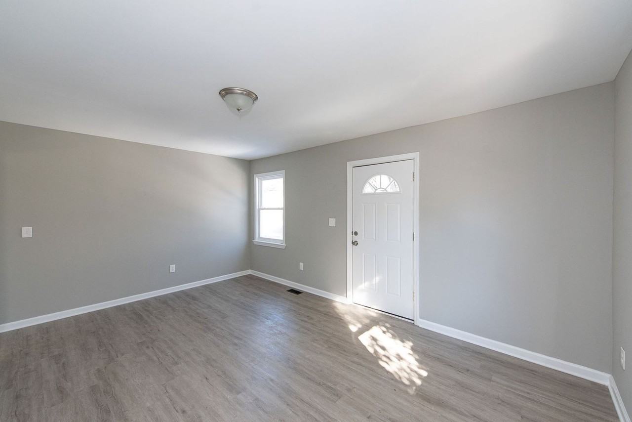 4715 Green Glen Ln - Photo 5 of 33