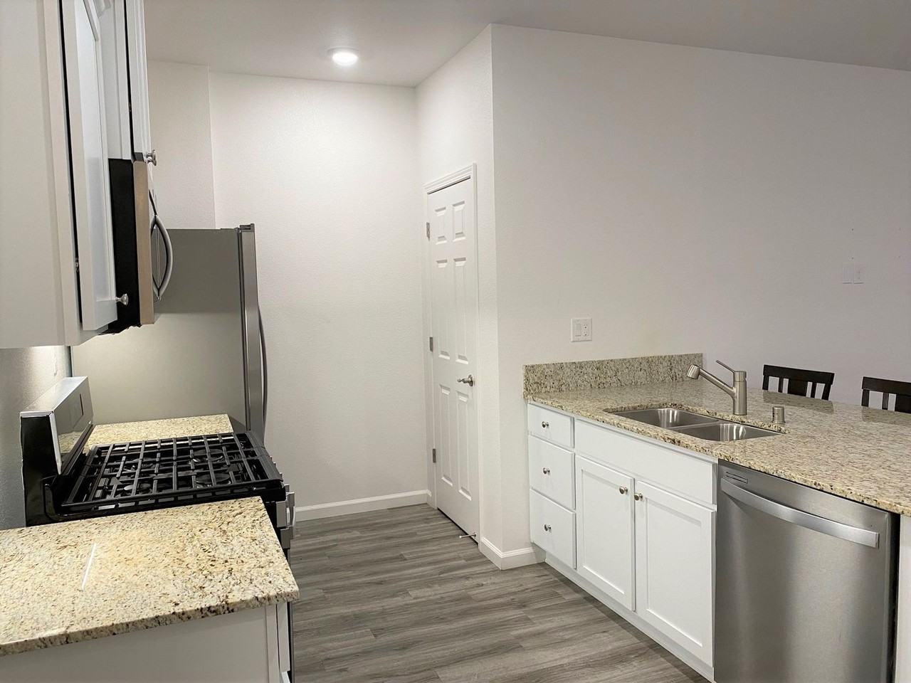 525 Autumn Breeze Cir - Photo 6 of 16