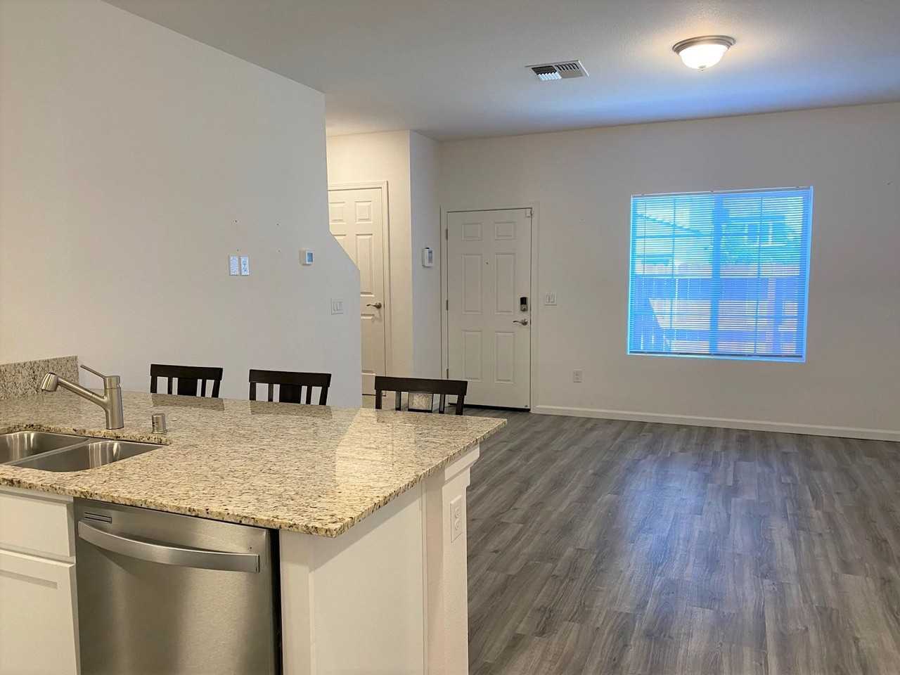 525 Autumn Breeze Cir - Photo 7 of 16