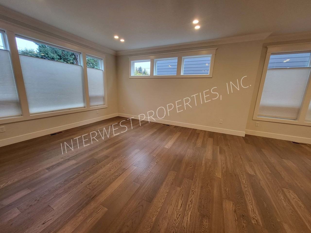 7114 Ne 8th Ave #A - Photo 4 of 37