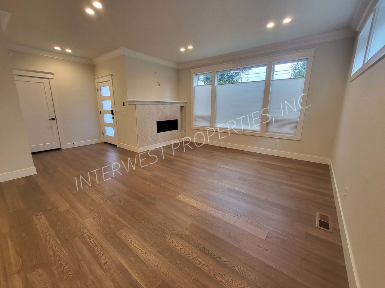 7114 Ne 8th Ave #A - Photo 5 of 37
