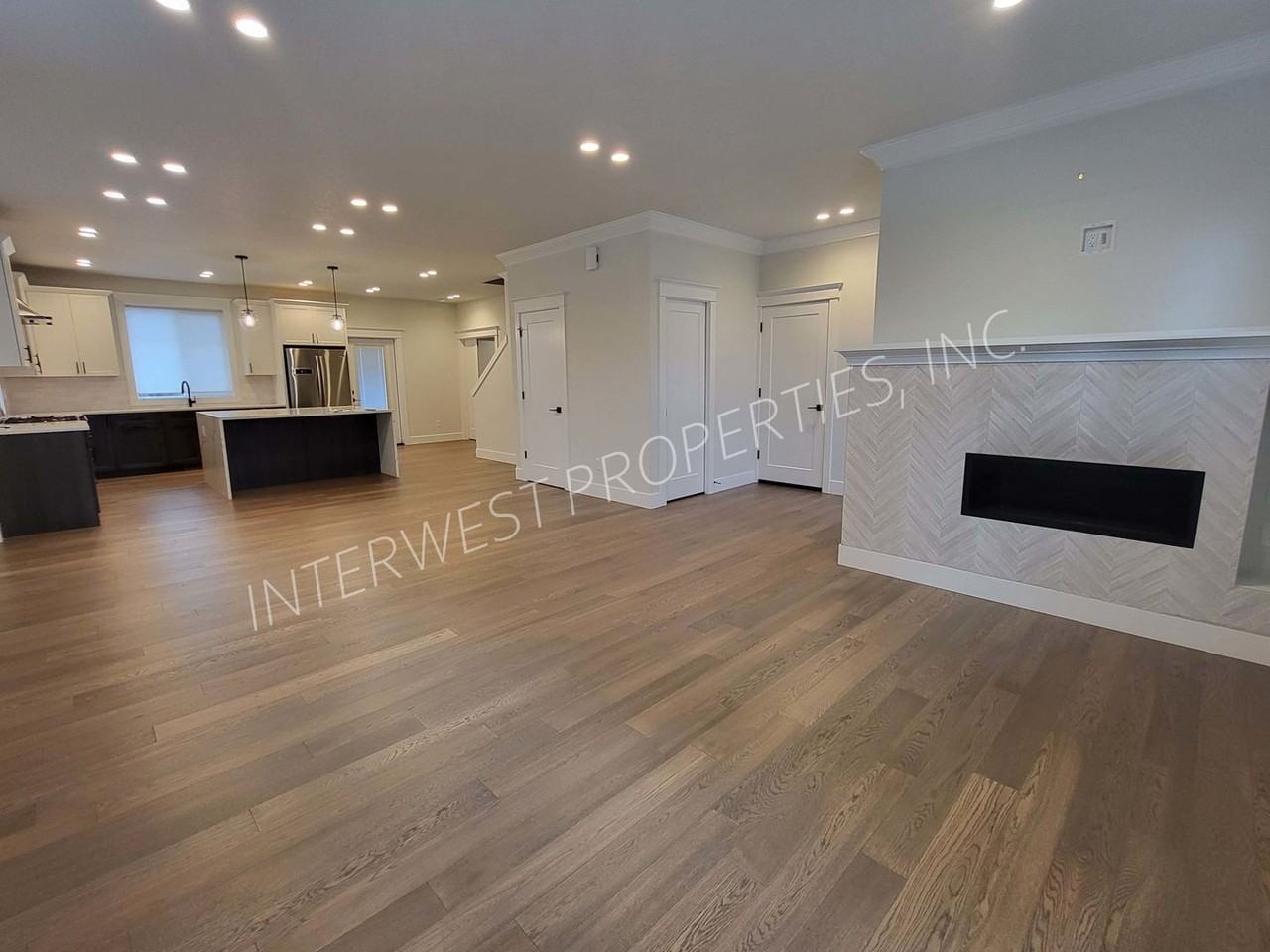 7114 Ne 8th Ave #A - Photo 6 of 37