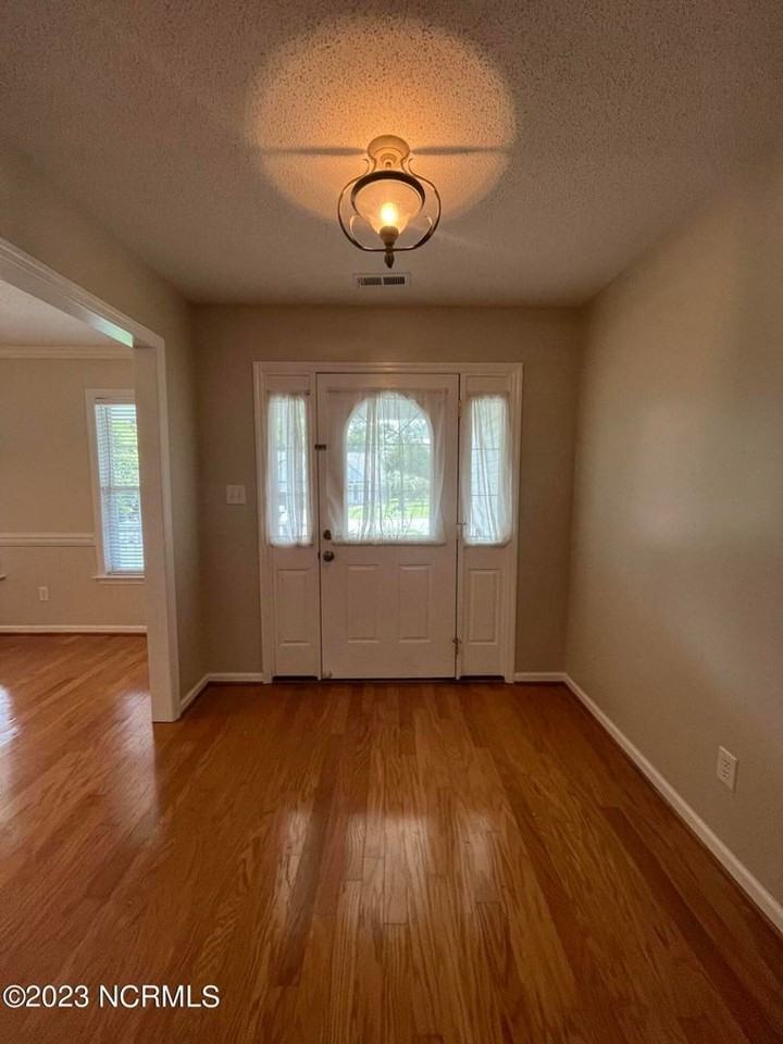 337 Foster Creek Rd - Photo 2 of 25