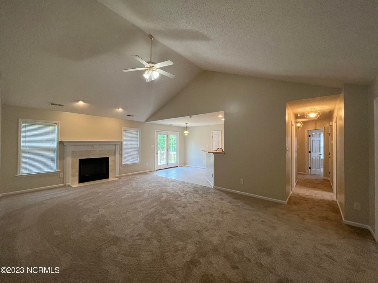 337 Foster Creek Rd - Photo 6 of 25