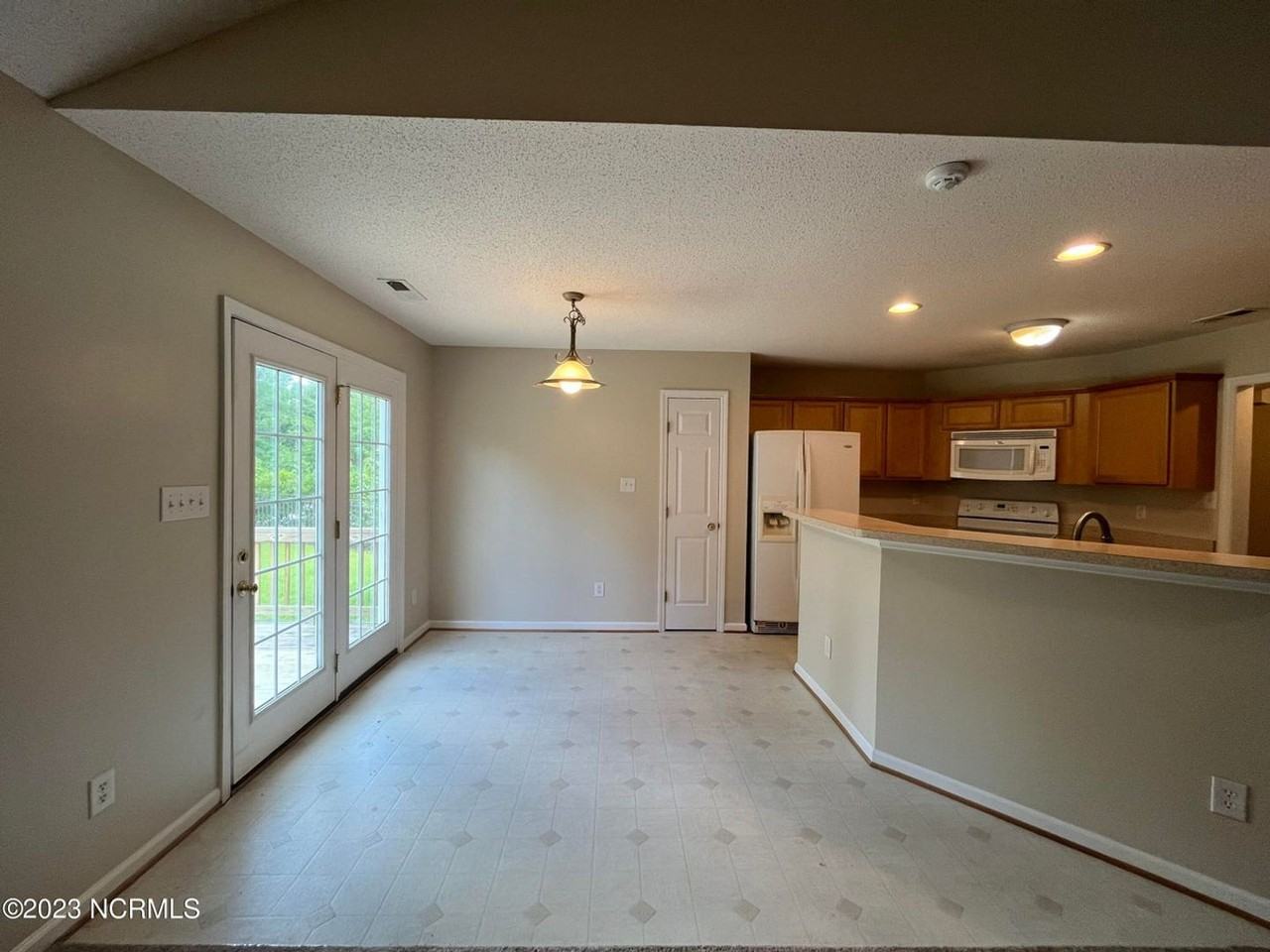 337 Foster Creek Rd - Photo 7 of 25