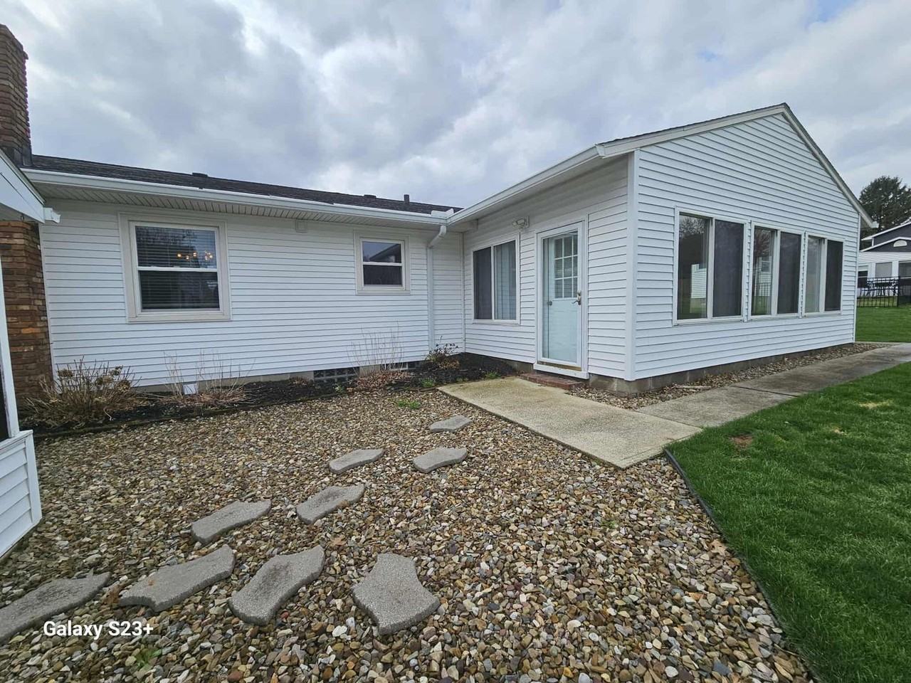 813 Beechwood Dr - Photo 3 of 27