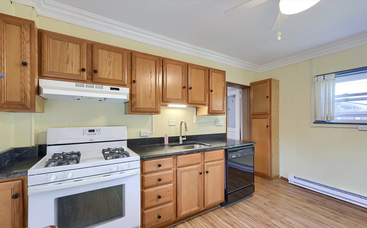 731 N Shippen St - Photo 2 of 15