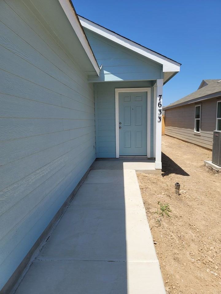 7633 Aston Peak - Photo 2 of 32