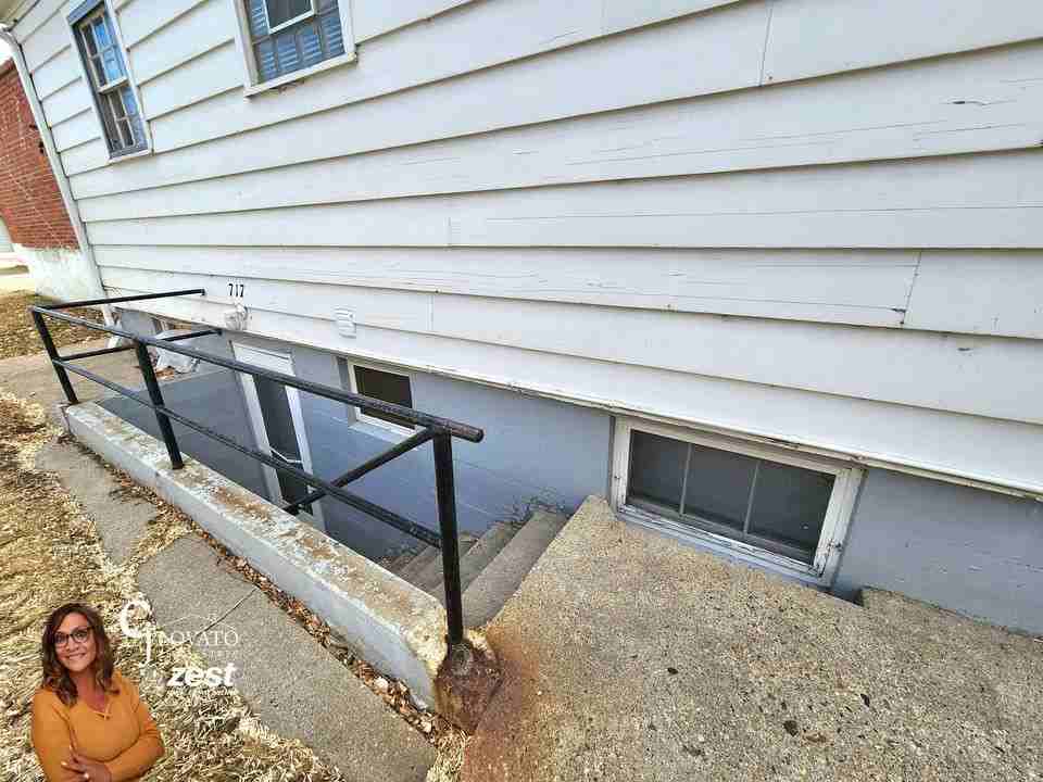 717 South Durbin Street - Photo 3 of 21