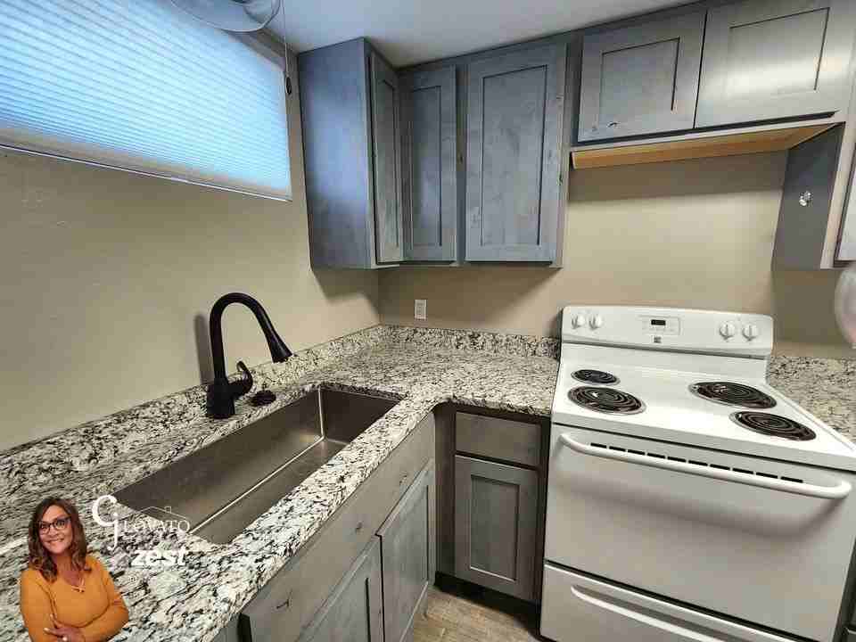 717 South Durbin Street - Photo 4 of 21