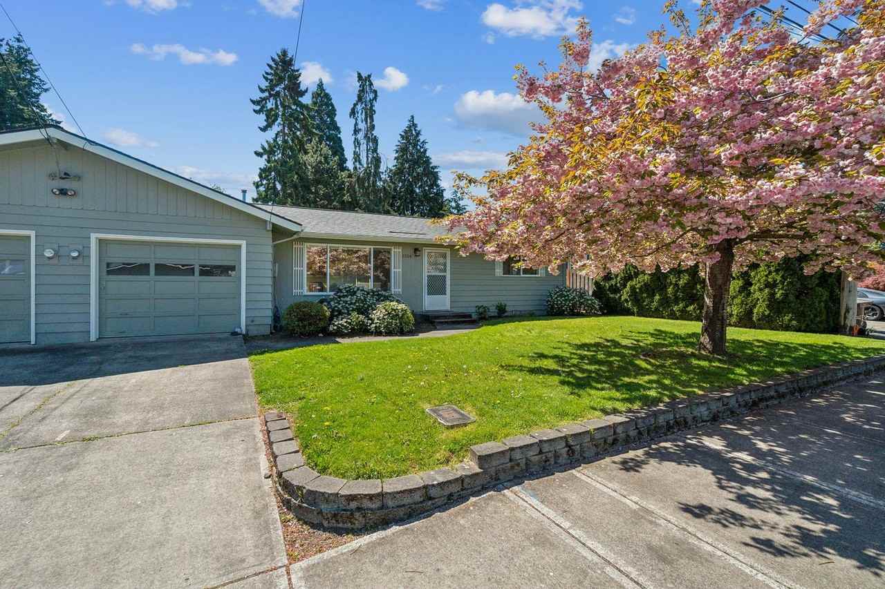 1554 Se Spruce St - Photo 2 of 14