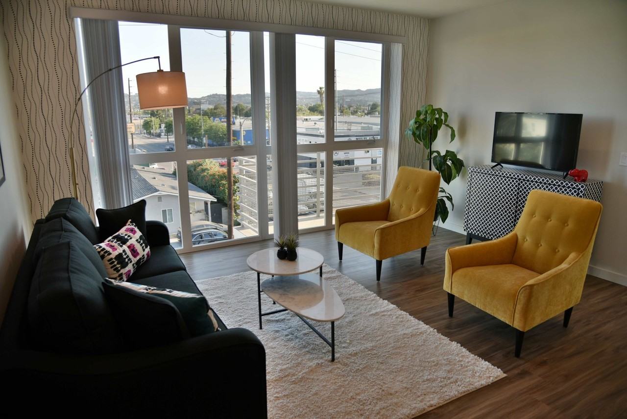 6200 Kester Ave Apartments - Photo 2 of 23