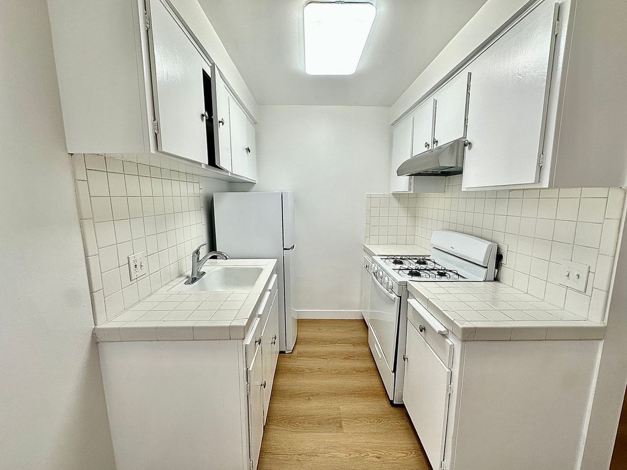 Spacious Studio - Photo 4 of 19